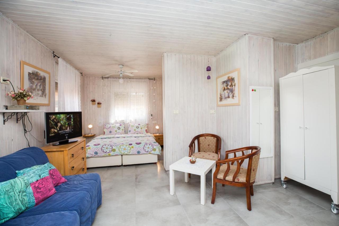 Leyad Hashmura Lodging Yesud HaMa'ala Kültér fotó