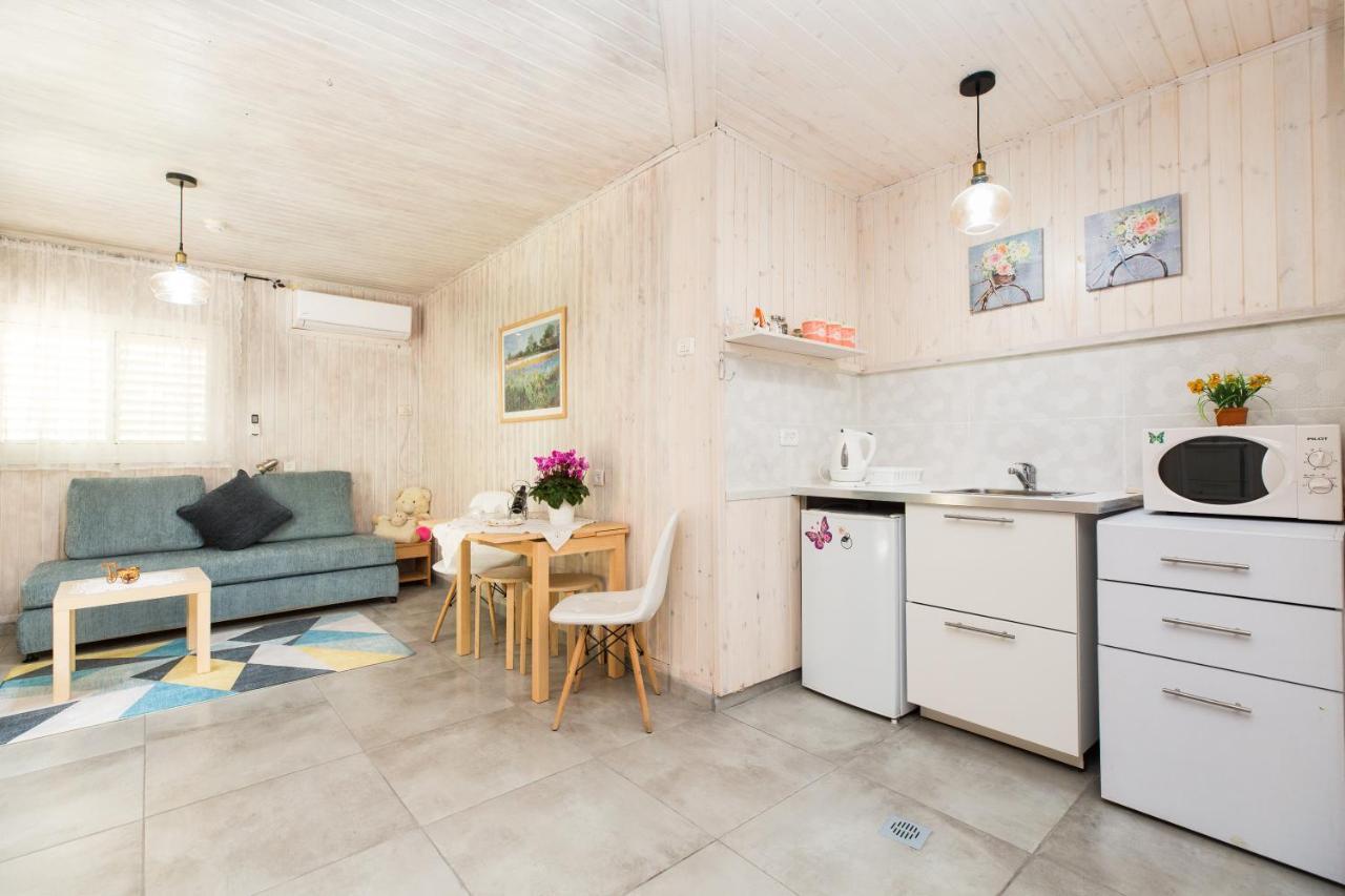 Leyad Hashmura Lodging Yesud HaMa'ala Kültér fotó