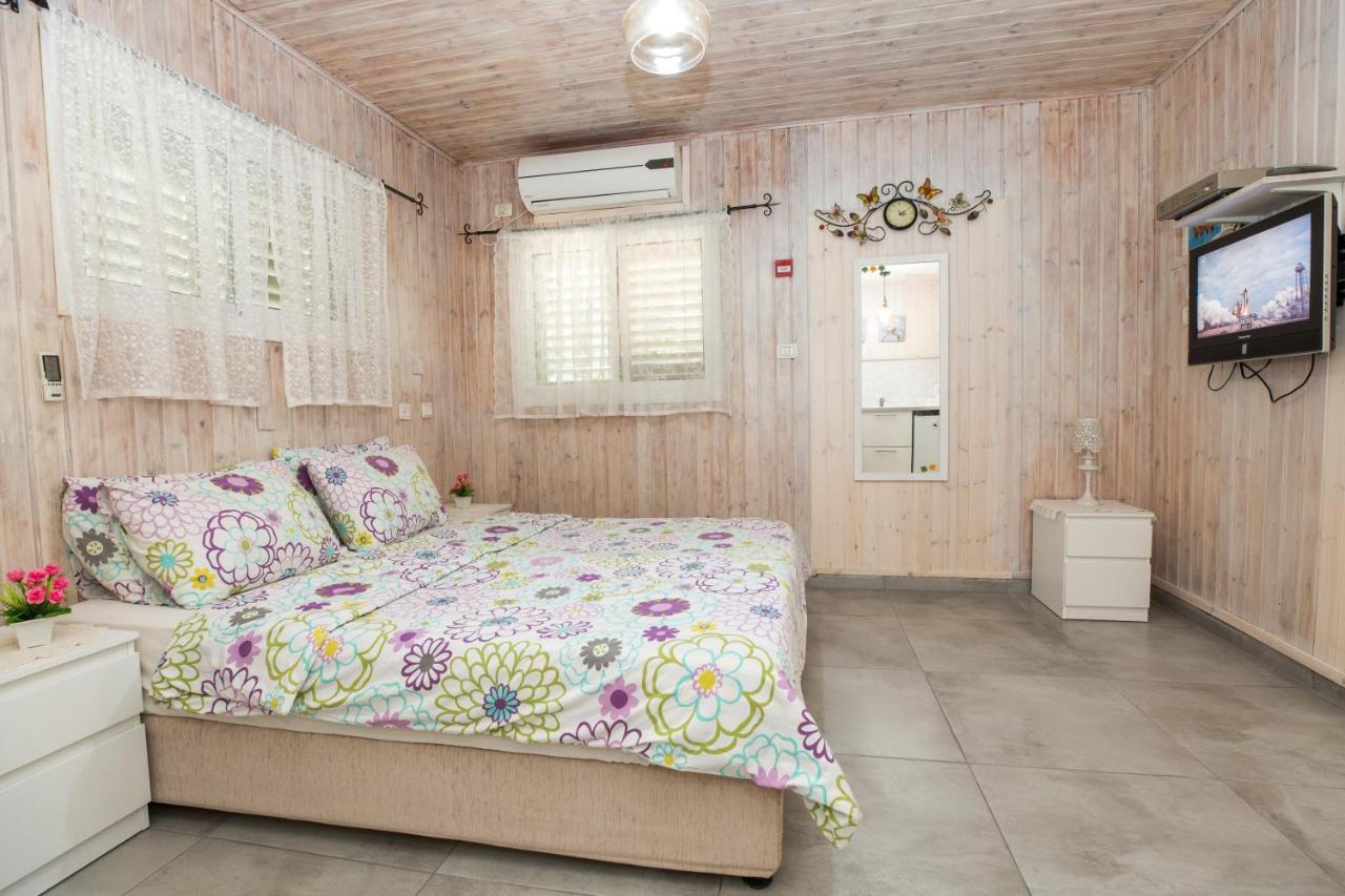 Leyad Hashmura Lodging Yesud HaMa'ala Kültér fotó