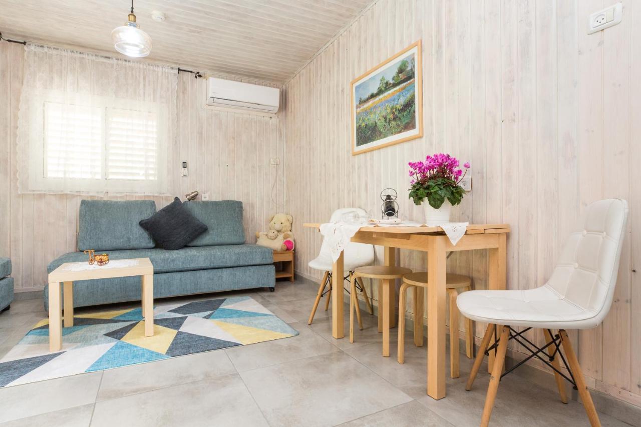 Leyad Hashmura Lodging Yesud HaMa'ala Kültér fotó