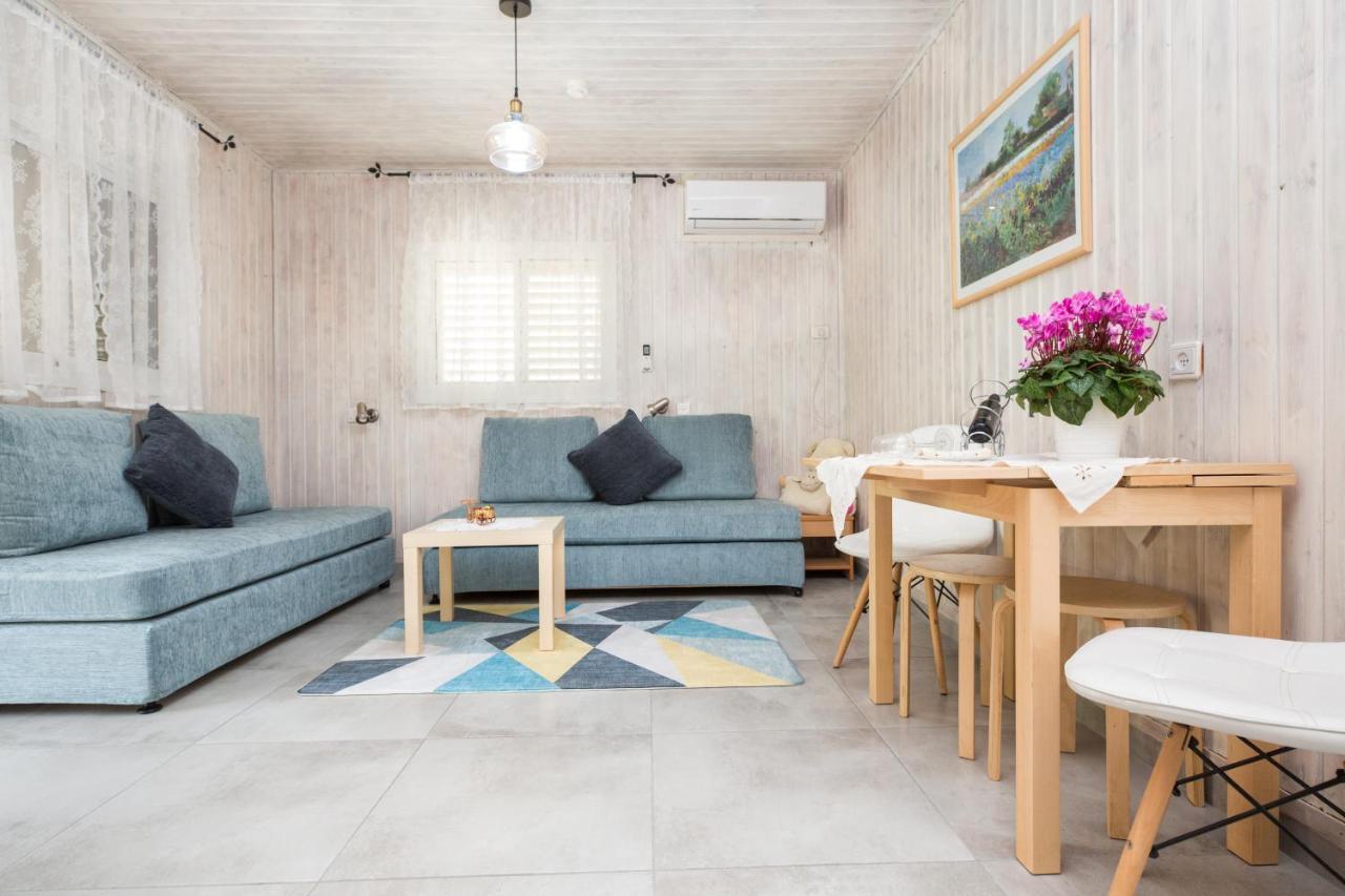Leyad Hashmura Lodging Yesud HaMa'ala Kültér fotó