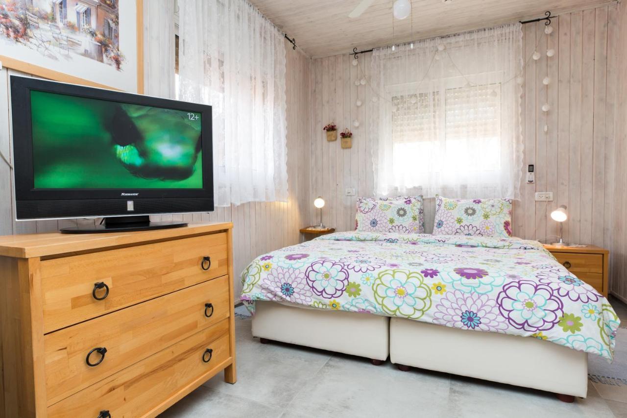 Leyad Hashmura Lodging Yesud HaMa'ala Kültér fotó