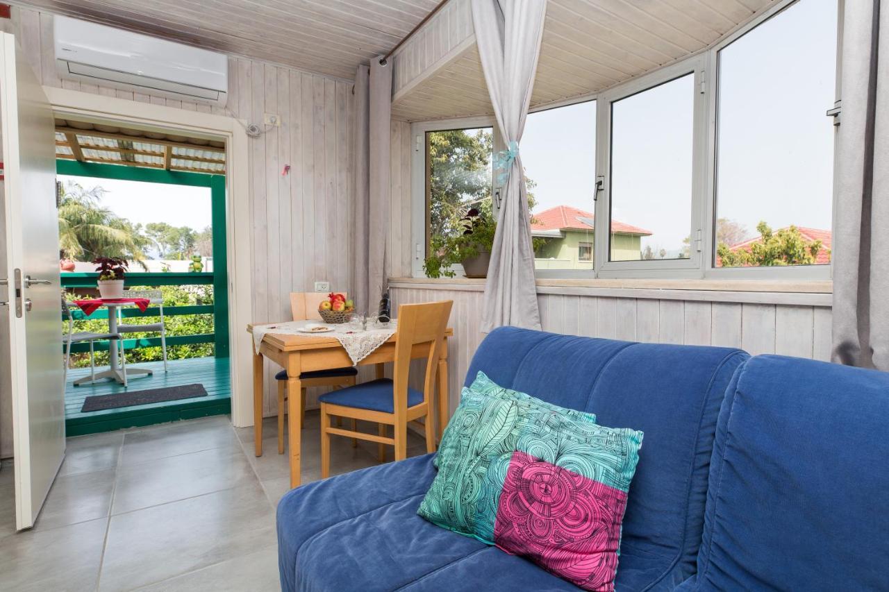 Leyad Hashmura Lodging Yesud HaMa'ala Kültér fotó