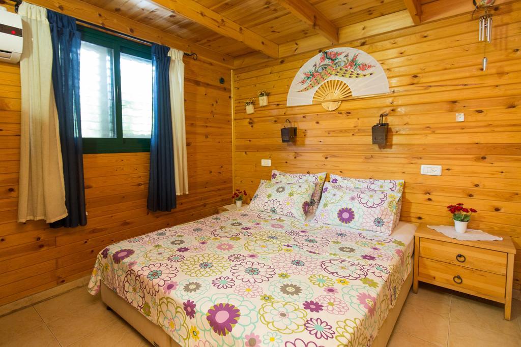 Leyad Hashmura Lodging Yesud HaMa'ala Kültér fotó