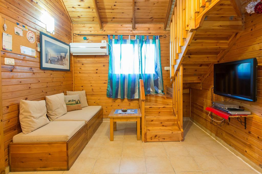 Leyad Hashmura Lodging Yesud HaMa'ala Kültér fotó