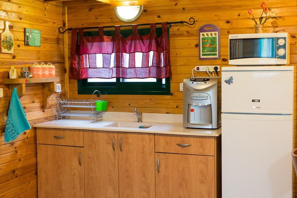 Leyad Hashmura Lodging Yesud HaMa'ala Kültér fotó