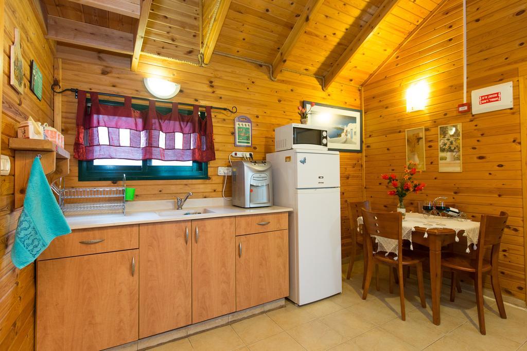 Leyad Hashmura Lodging Yesud HaMa'ala Kültér fotó