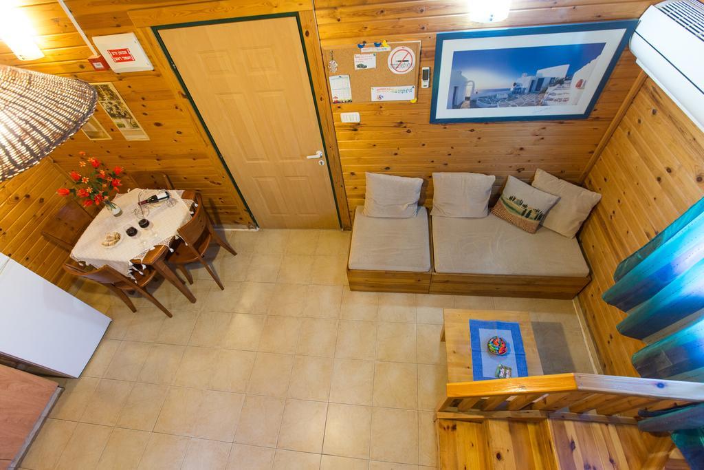 Leyad Hashmura Lodging Yesud HaMa'ala Kültér fotó
