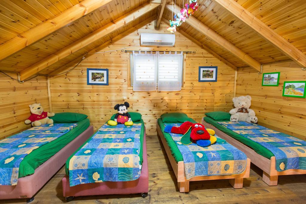 Leyad Hashmura Lodging Yesud HaMa'ala Kültér fotó