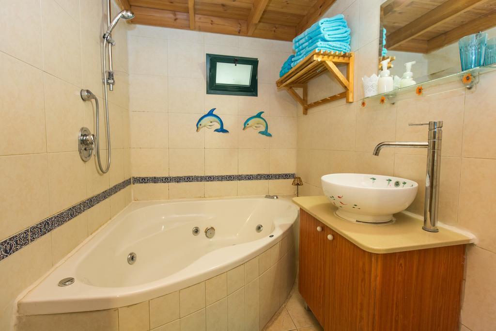 Leyad Hashmura Lodging Yesud HaMa'ala Kültér fotó