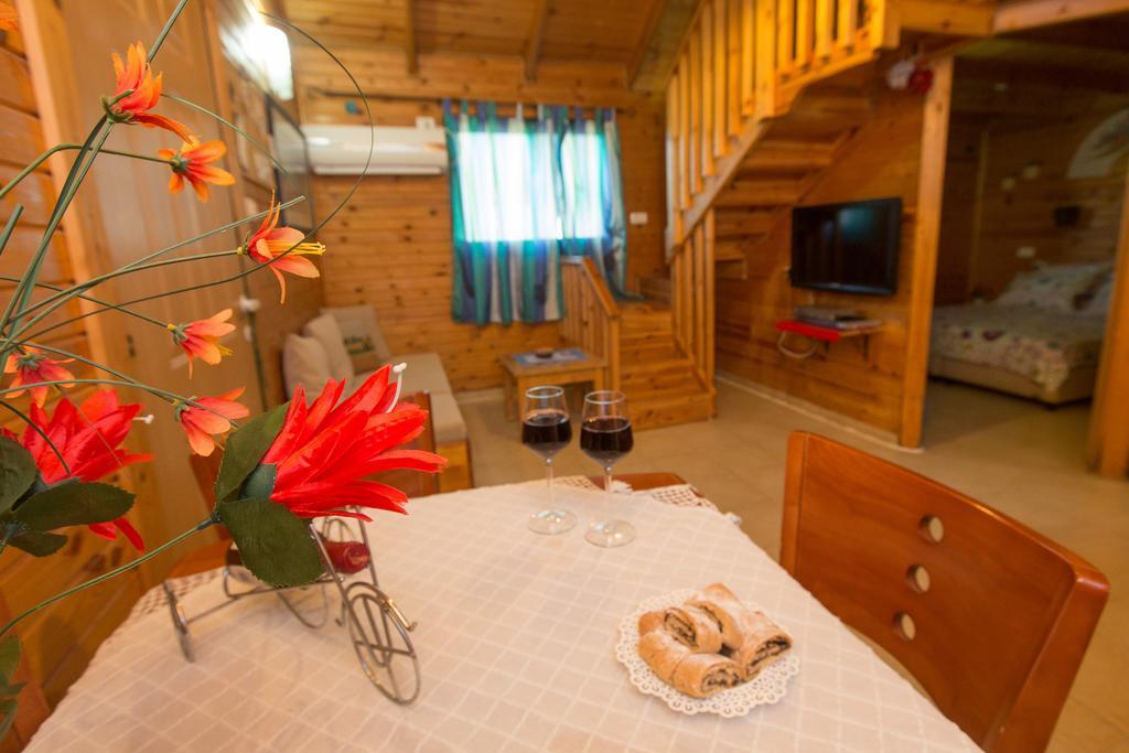 Leyad Hashmura Lodging Yesud HaMa'ala Kültér fotó