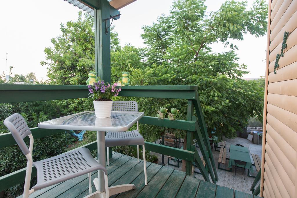 Leyad Hashmura Lodging Yesud HaMa'ala Kültér fotó