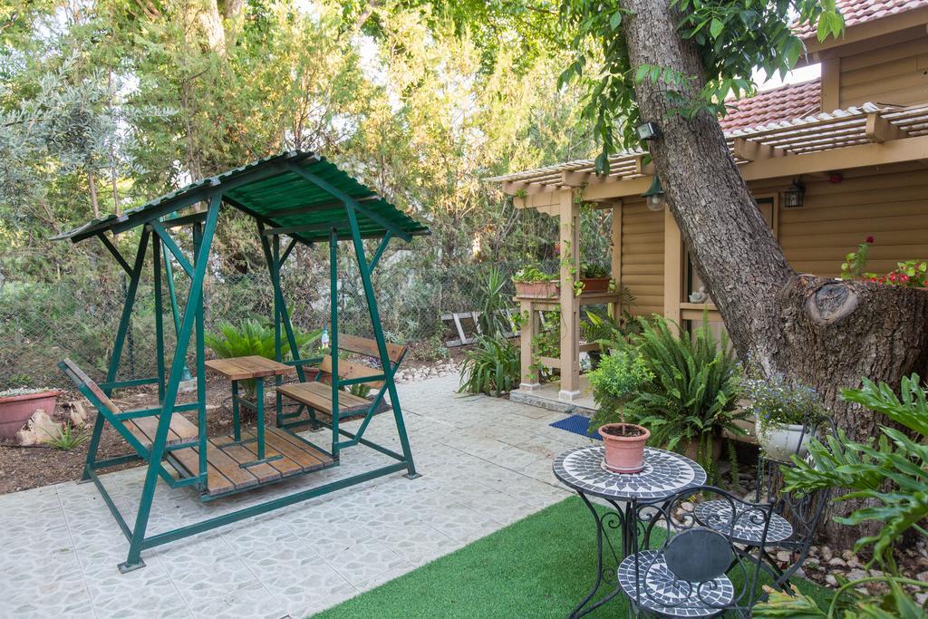 Leyad Hashmura Lodging Yesud HaMa'ala Kültér fotó