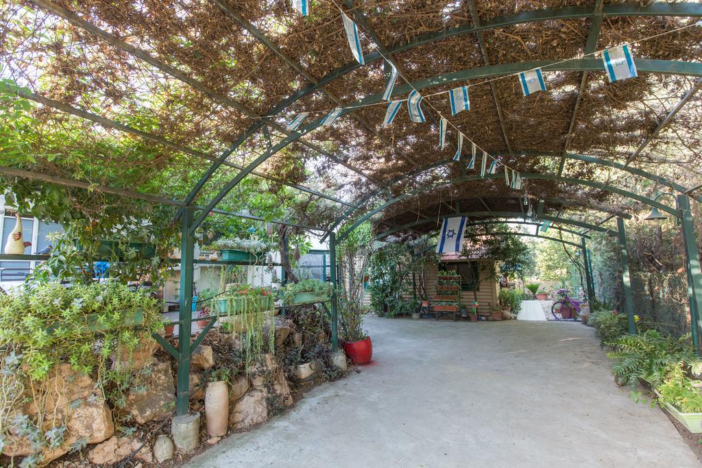 Leyad Hashmura Lodging Yesud HaMa'ala Kültér fotó